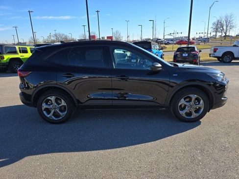 Used 2025 Ford Escape ST-Line image 6