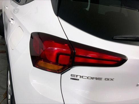 Used 2025 Buick Encore GX Preferred AWD/4WD image 29