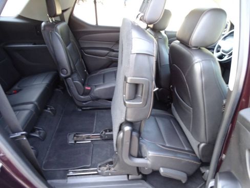 Used 2018 Chevrolet Traverse AWD LT w/ 2LT image 49
