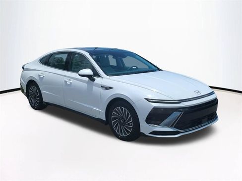 New 2026 Hyundai Sonata SEL FWD image 2