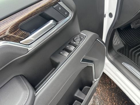 New 2026 GMC Sierra 1500 Elevation image 16