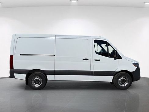 New 2025 Mercedes-Benz Sprinter 2500 image 9