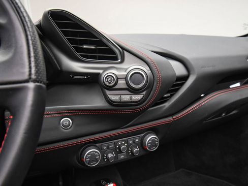Used 2019 Ferrari 488 Spider Rosso Corsa image 44