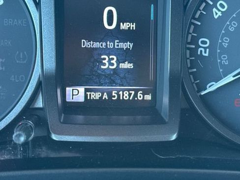 Used 2021 Toyota Tacoma TRD Off-Road w/ Technology Package RWD image 27
