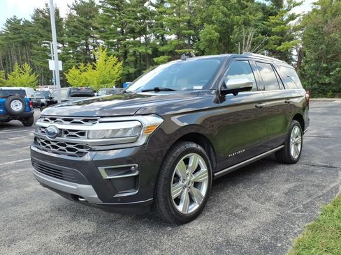Used 2024 Ford Expedition Platinum AWD/4WD image 4