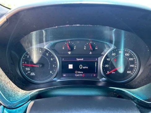 Used 2022 Chevrolet Equinox RS w/ RS Leather Package FWD image 16