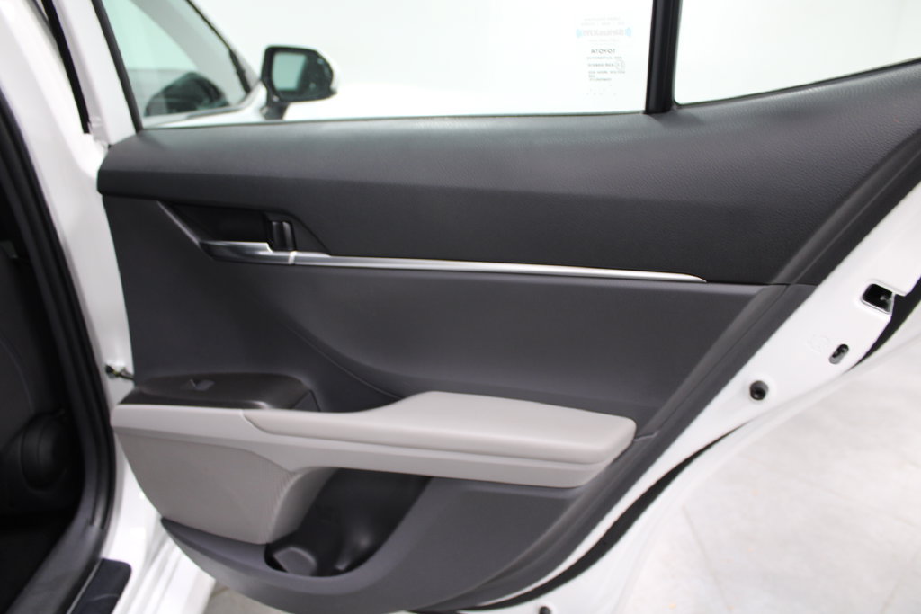 Used 2022 Toyota Camry LE FWD image 27