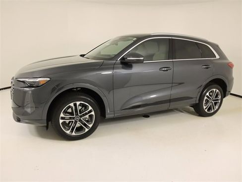 New 2025 Audi Q5 Premium Plus image 2