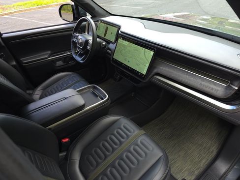 Used 2024 Rivian R1T Adventure image 22