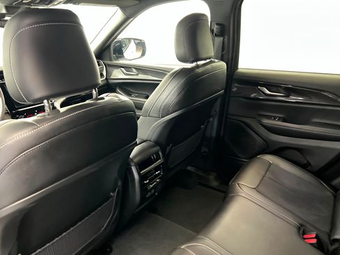 Certified 2023 Jeep Grand Cherokee Altitude AWD/4WD image 19