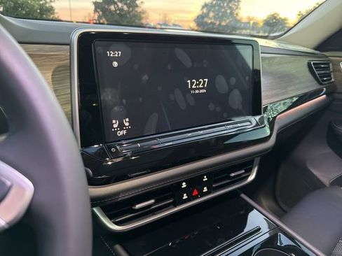 New 2025 Volkswagen Atlas SEL Premium R-Line image 18