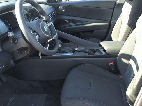 New 2026 Hyundai Elantra SE FWD image 16