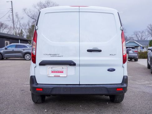 Used 2022 Ford Transit Connect XLT image 8