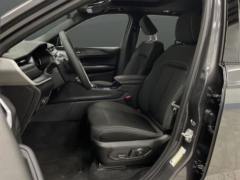 New 2025 Jeep Grand Cherokee Laredo X w/ Trailer Tow Package image 4