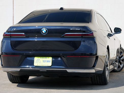 Used 2023 BMW i7 xDrive60 w/ Executive Package 2 AWD/4WD image 5