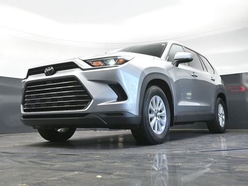 Used 2025 Toyota Grand Highlander FWD image 40