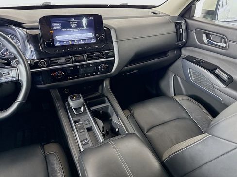 Used 2023 Nissan Pathfinder SL image 22