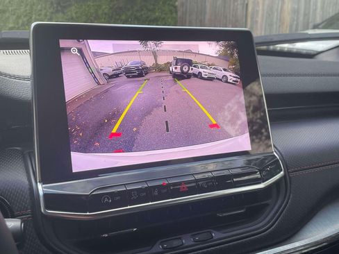 Used 2024 Jeep Compass Trailhawk image 28