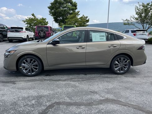 New 2026 Nissan Sentra SL w/ Floor Mat Package FWD image 9