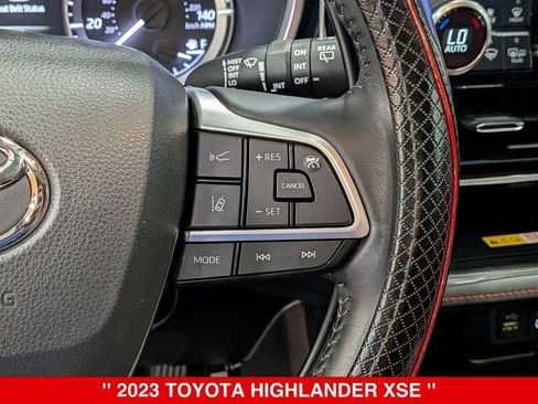 Used 2023 Toyota Highlander XSE AWD/4WD image 18