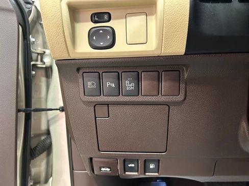 Used 2016 Lexus ES 350 w/ Luxury Package w/Wood Trim FWD image 14