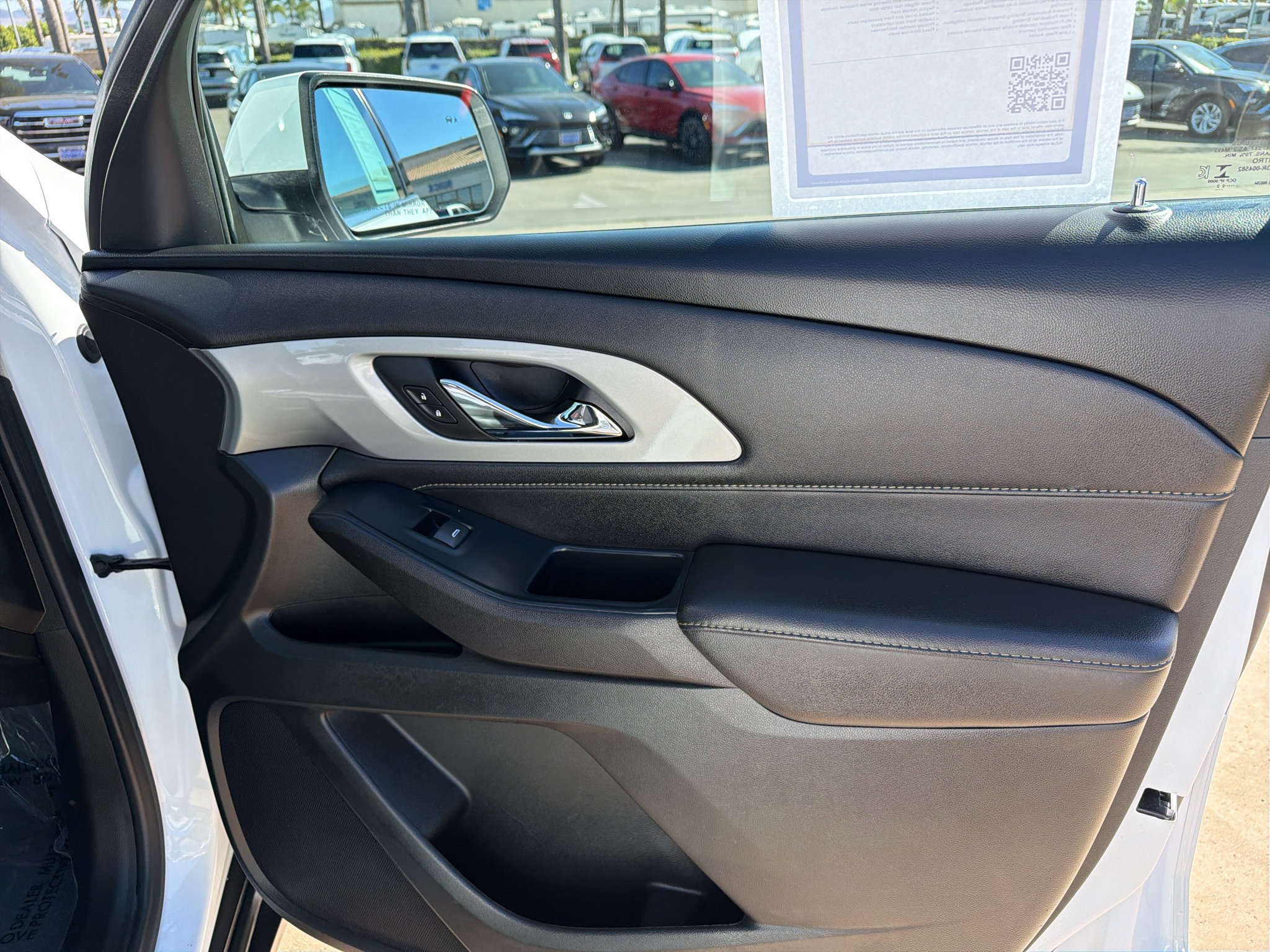 Used 2022 Chevrolet Traverse LT FWD image 9