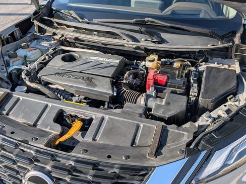 Used 2022 Nissan Rogue Platinum w/ Head-Up Display Package image 11