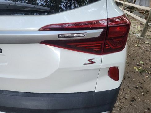 Used 2021 Kia Seltos S image 8