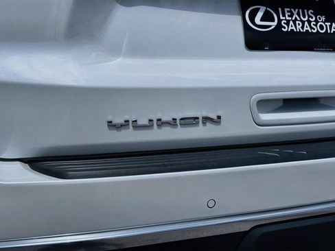 Used 2022 GMC Yukon Denali AWD/4WD image 11