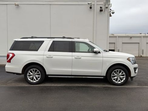 Used 2021 Ford Expedition Max XLT image 2