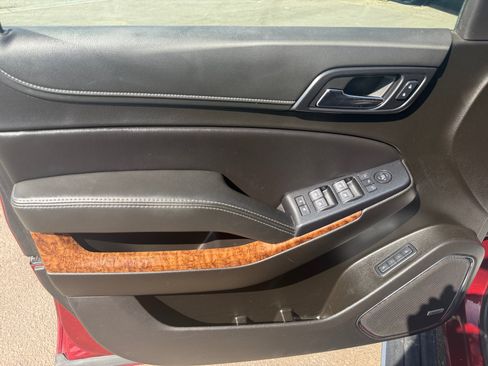 Used 2019 Chevrolet Tahoe Premier w/ Premier Plus Edition AWD/4WD image 12