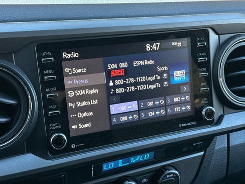 Used 2022 Toyota Tacoma TRD Off-Road image 15