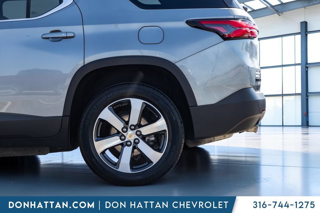 Used 2023 Chevrolet Traverse LT w/ LT Premium Package AWD/4WD image 27