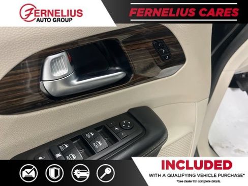 Used 2023 Chrysler Pacifica Limited FWD image 34