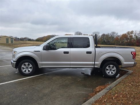 Used 2015 Ford F150 XLT image 3
