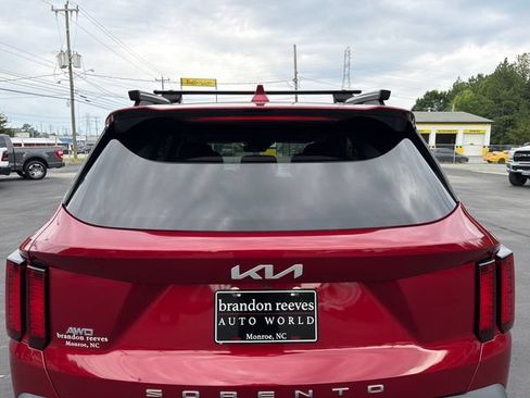 Used 2022 Kia Sorento S w/ Panoramic Sunroof Package AWD/4WD image 29