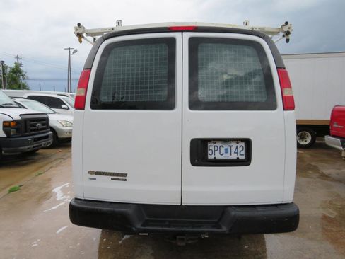 Used 2014 Chevrolet Express 2500 RWD image 5