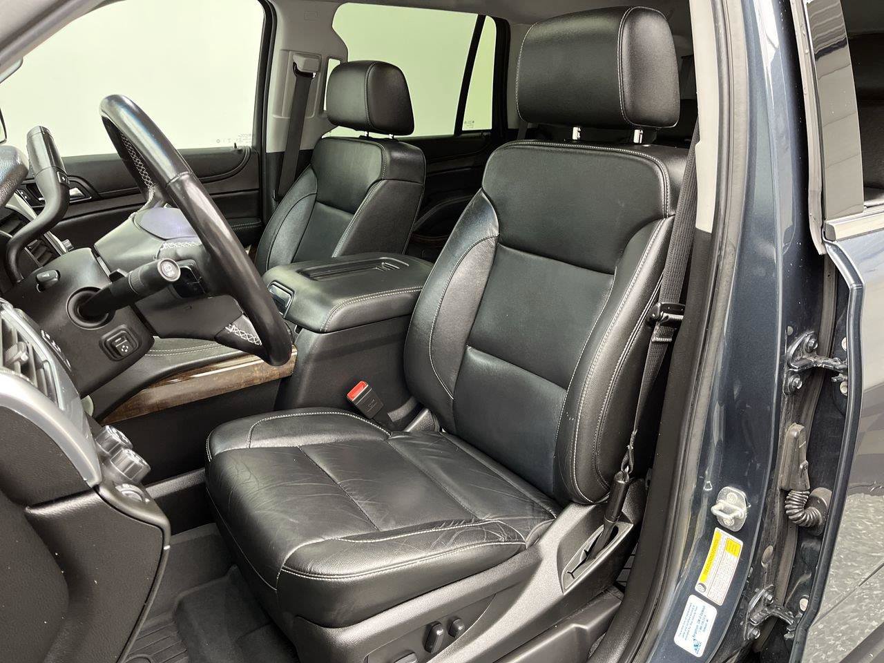 Used 2020 Chevrolet Tahoe LT w/ Luxury Package AWD/4WD image 11