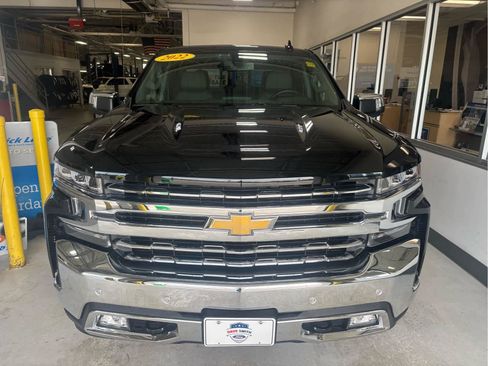 Used 2022 Chevrolet Silverado 1500 LTZ AWD/4WD image 3