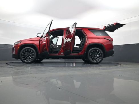 Used 2023 Chevrolet Traverse RS w/ LPO, Floor Liner Package image 35