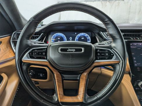 Used 2024 Jeep Grand Cherokee L Summit AWD/4WD image 18