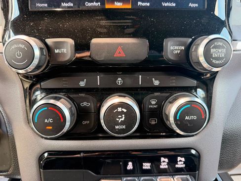 Used 2022 RAM 1500 Big Horn AWD/4WD image 18