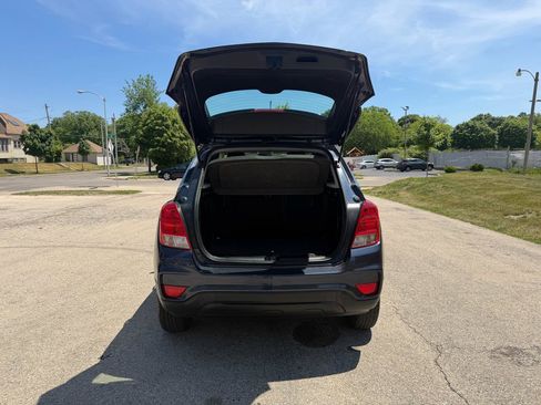 Used 2018 Chevrolet Trax LS AWD/4WD image 8