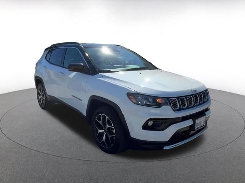 Used 2025 Jeep Compass Limited image 3