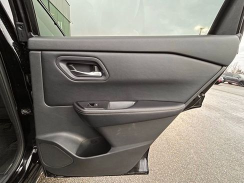 Used 2024 Nissan Rogue SV image 38