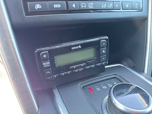 Used 2017 Land Rover Discovery Sport SE AWD/4WD image 32