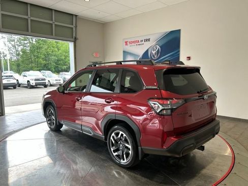 Used 2025 Subaru Forester Limited w/ Popular Package #2 AWD/4WD image 5