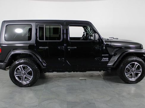 Used 2023 Jeep Wrangler Sahara image 12