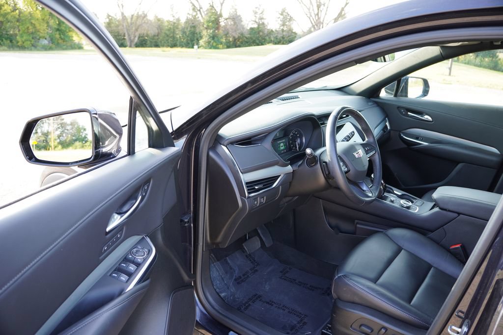 Certified 2023 Cadillac XT4 Premium Luxury w/ LPO, ONYX Package AWD/4WD image 14