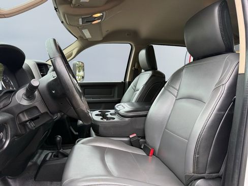 Used 2019 RAM 3500 Tradesman w/ Chrome Appearance Group image 18